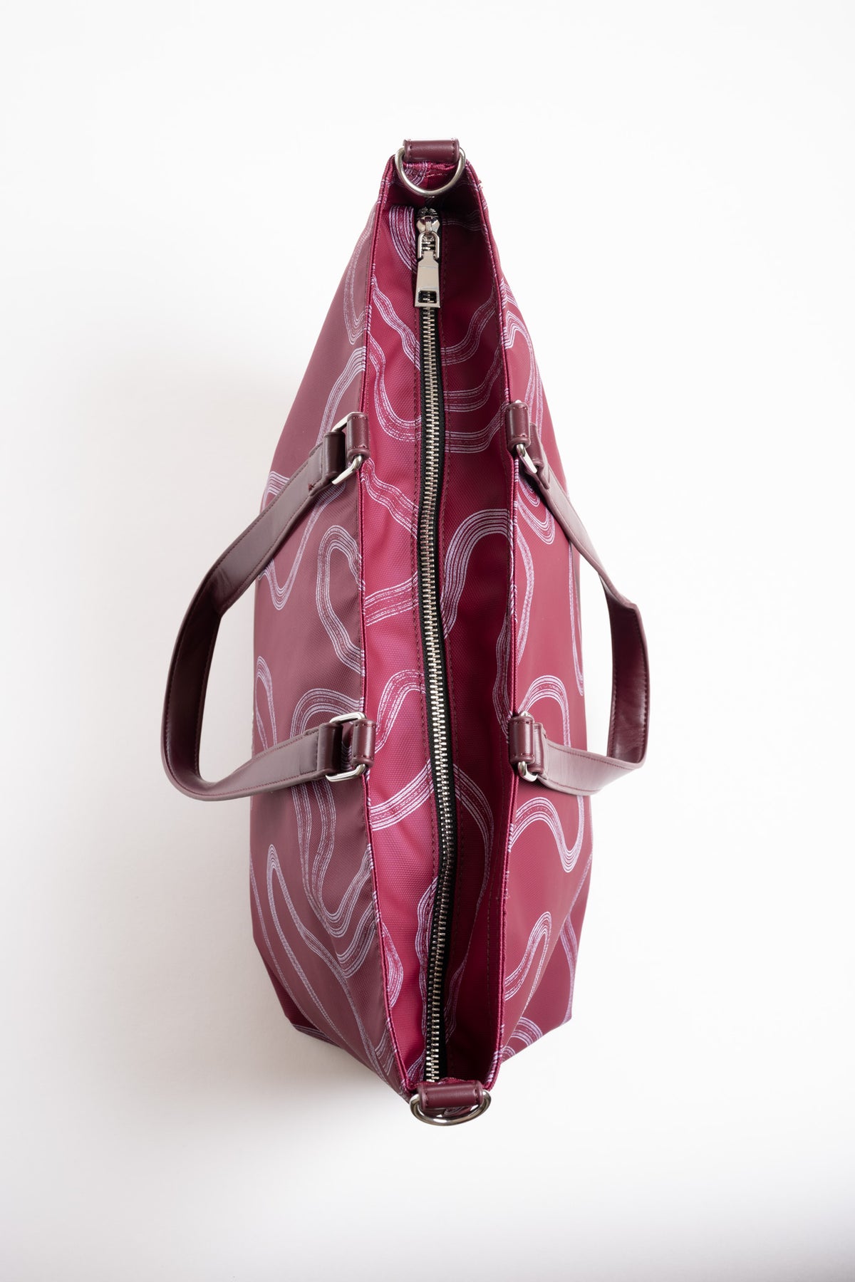 Elements Tote Medium in Cabernet Crush